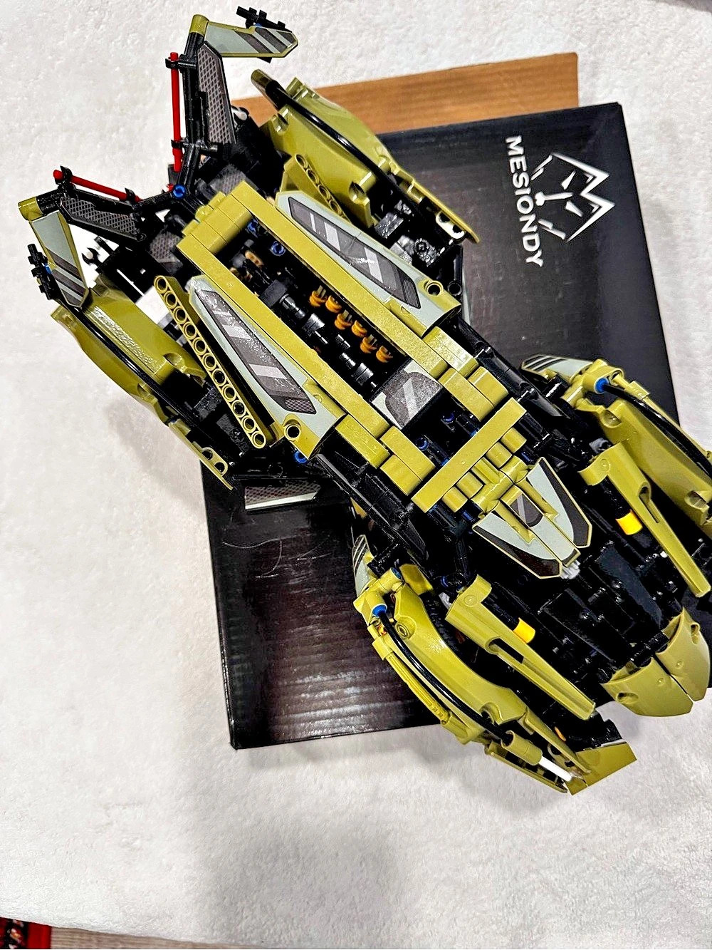 MEGACONSTRUX Building Set Green & Black Like New(Comes Pre-Built, and should onl
